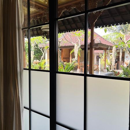 Sari House Ubud - Balinese Style Homestay Exterior photo