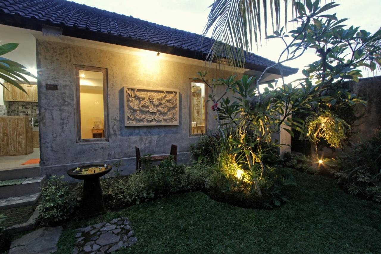 Sari House Ubud - Balinese Style Homestay Exterior photo