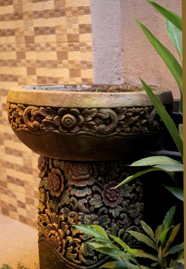 Sari House Ubud - Balinese Style Homestay Exterior photo
