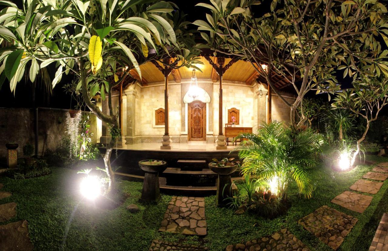 Sari House Ubud - Balinese Style Homestay Exterior photo