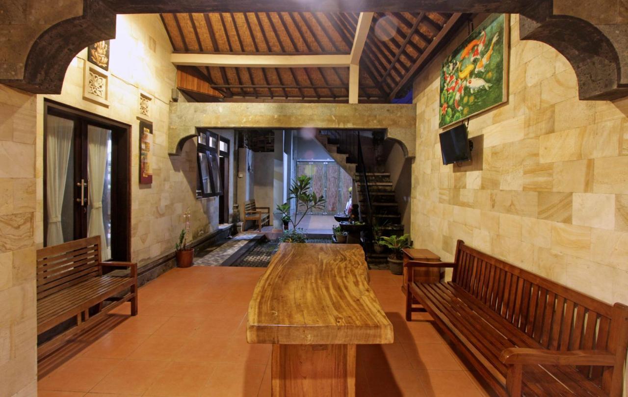 Sari House Ubud - Balinese Style Homestay Exterior photo