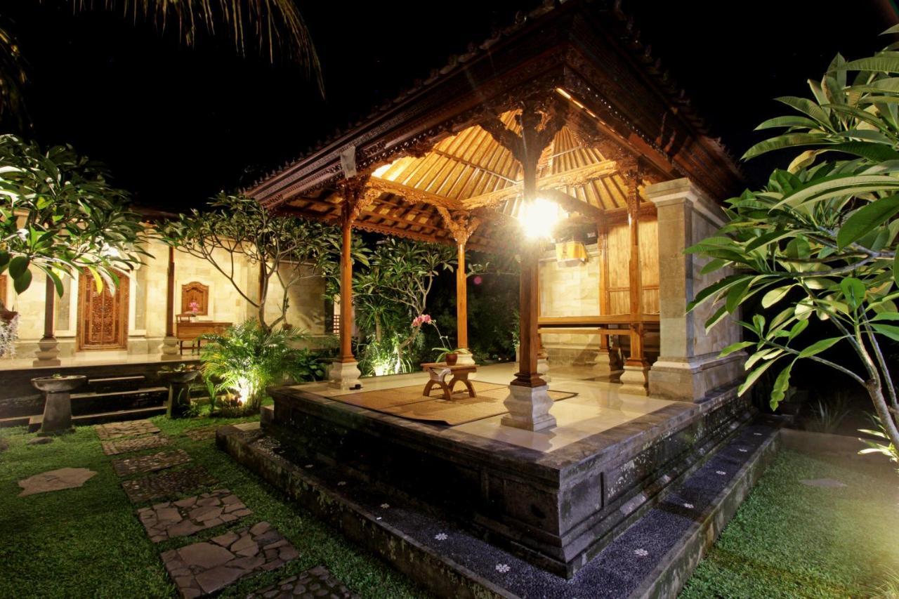 Sari House Ubud - Balinese Style Homestay Exterior photo
